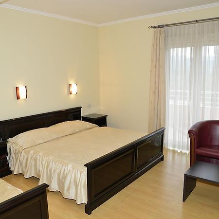 Hotel Venezia Imotski Exterior photo